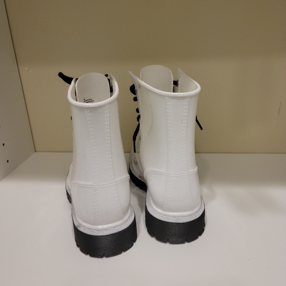 NWOT!UNIONBAY White Shiny Combat Boots - Picture 3 of 6